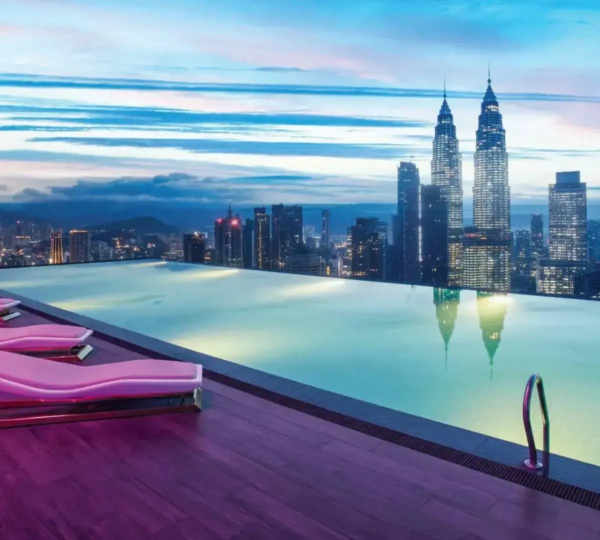 sky-deck-infinity-pool-1